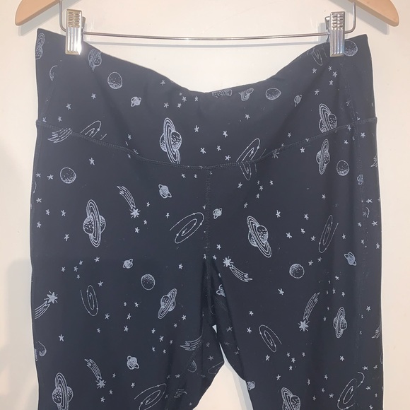 Torrid 'Space Jam' Black Active Leggings Size 2 - Picture 4 of 8
